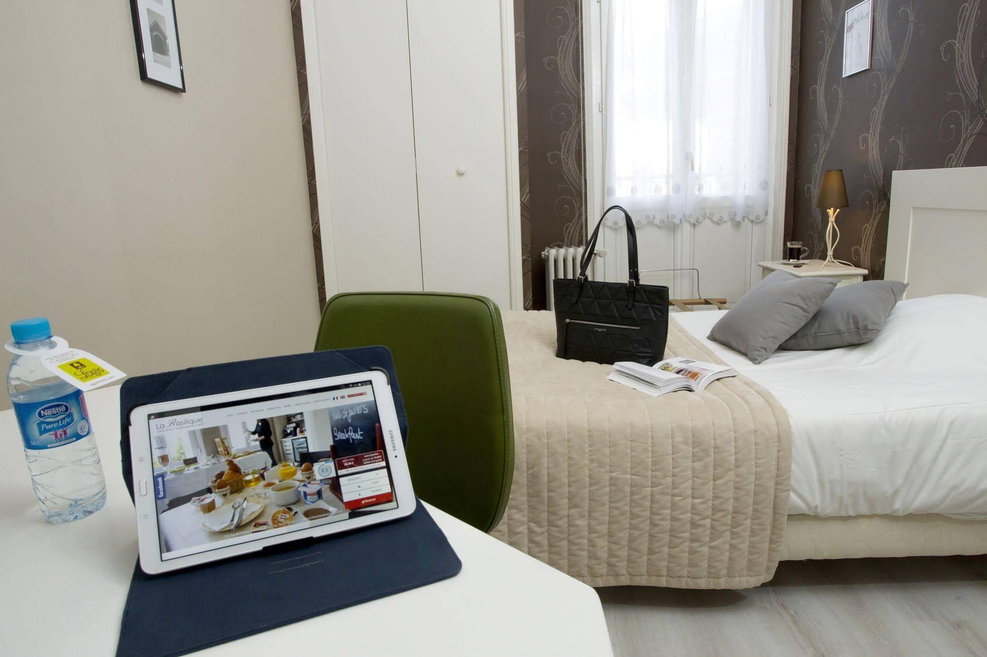 Logis Hotel & Restaurant De La Basilique อัลแบรต์ ภายนอก รูปภาพ